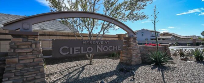 cielo noche queen creek az neighborhood welcome sign